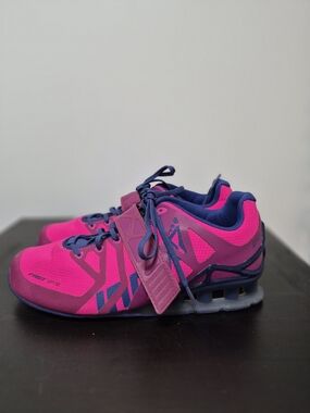 Women's Athletic Lifting Shoes in Bright Pink and Navy